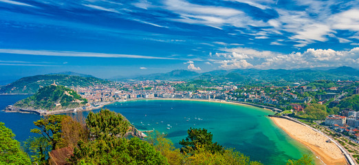 Fototapeta premium Widok na plażę w San Sebastian w Hiszpanii