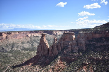 Geologic phenomena and natural wonders of Colorado National Monument