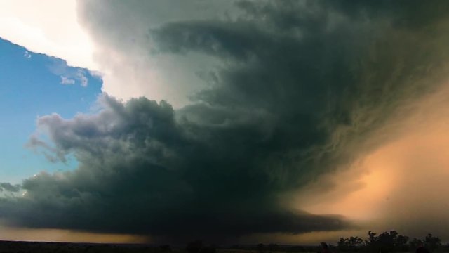 Time Lapse of Rotating Tornado-Warned Storm