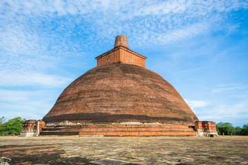 Fototapeta na wymiar Ancient City of Anuradhapura, Jetvanarama Dagoba, aka Jetvanaramaya Stupa, Cultural Triangle, Sri Lanka, Asia