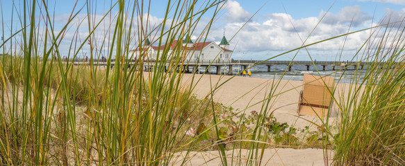 Fototapeta na wymiar Panorama von Ahlbeck am Strand