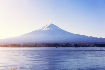 Fototapeta na wymiar Mount fuji san at Lake kawaguchiko in japan on sunrise.