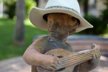sculpture in a hat