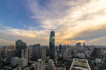 Fototapeta na wymiar beautiful sunset of the Metropolitan Bangkok City downtown cityscape urban skyline Thailand in 2017 - Cityscape Bangkok city Thailand