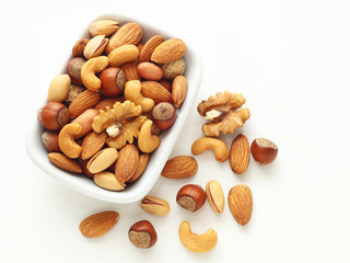 Karışık fındık, badem, ceviz, fıstık ve kaju