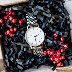 Красивые мужские подарки, часы в красивой упаковке / крафтовые подарки для него и яркое наполнение, подарочные часы