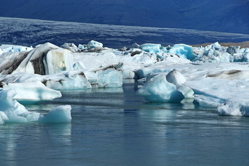 Iceland. Drifting ice floes in the lagoon of Jokulsarlon © Oleksandr Umanskyi