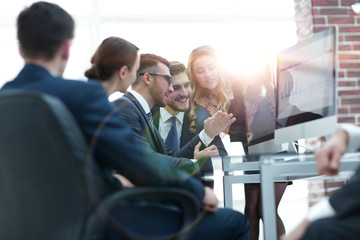 Obraz premium employees discussing financial profit ,