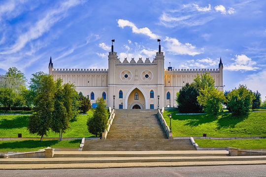 Main Entrance Gate of Lublin Castle © Sergej Razvodovskij
