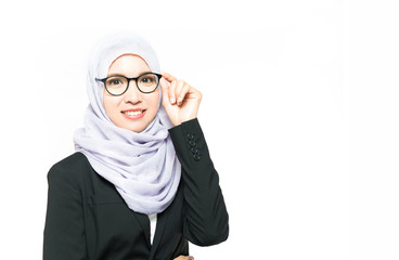 眼鏡のイスラム女性