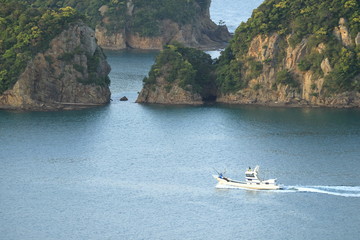 漁船と海