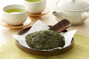 緑茶と茶葉 (green tea and leaves) - obrazy, fototapety, plakaty