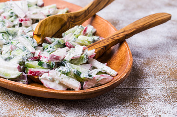 Salad of sliced raw vegetables