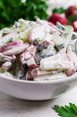 Salad of sliced raw vegetables