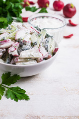 Salad of sliced raw vegetables