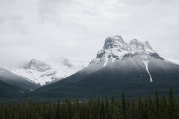 Fototapeta na wymiar Beautiful Rocky Mountain landscape in Alberta Canada