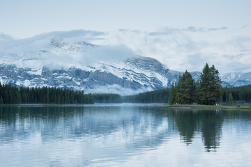 Obraz na płótnie Canvas Beautiful Rocky Mountain landscape in Alberta Canada
