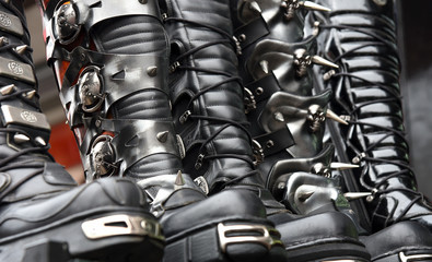 Schwarze Gothic-Stiefel 
