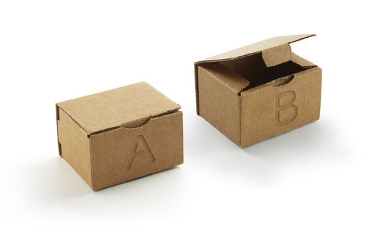 ダンボールの小箱　AとBの2択