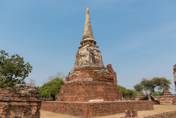 Fototapeta premium Wat Mahathat temple at Ayutthaya Historical Park, Thailand. A UNESCO world heritage site