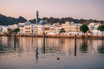 Lever du soleil à Mascate en Oman