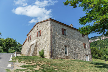 Fototapeta na wymiar Typical Tuscan farmhouse in Italy