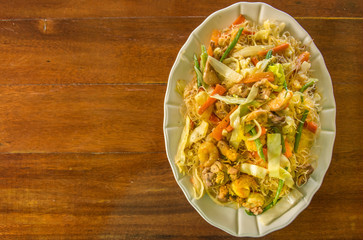 Rice Noodles with Chicken, Shrimp and Vegetables 