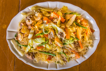 Rice Noodles with Chicken, Shrimp and Vegetables 