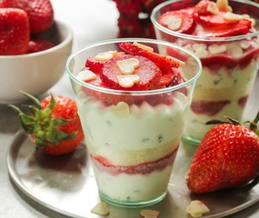 Strawberry Mousse Cups /Valentines day dessert  Prafait