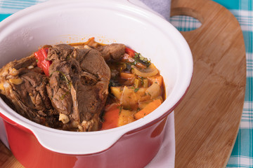 Молодая телятина в бульоне с овощами. Veal in broth with vegetables

