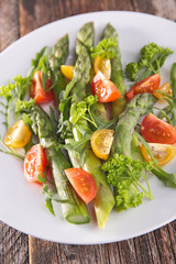 asparagus and tomatoes