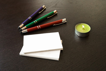  Bolígrafos y tarjetas de visita para personalizar con el logotipo de su empresa o empresa