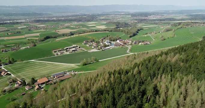 Anflug Frienisberg, Schweiz
