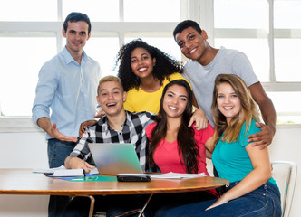 Gruppenbild Lehrer mit Studenten
