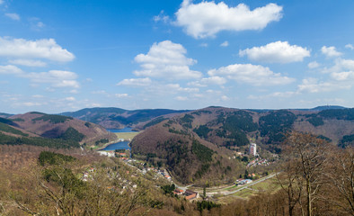 Blick vom Bismarckturm in Bad Lauterberg ins Odertal auf die Odertalsperre