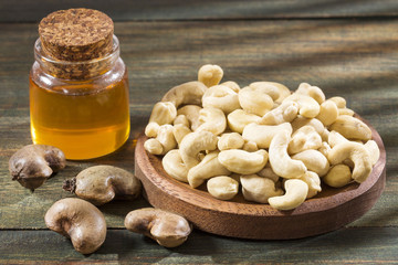 Walnuts and cashew oil - Anacardium occidentale