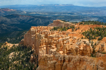 An early morning view from Rainbow Point in Bryce Canyon National Park, Utah.