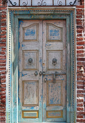 Fototapeta na wymiar beautiful old double door, entrance