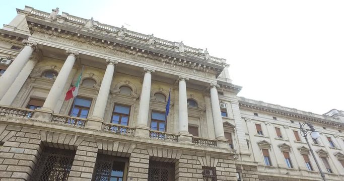 Prospettiva panoramica del Tribunale di Trieste - Italia