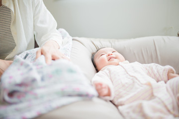 Obraz na płótnie Canvas 生後３ヶ月の赤ちゃん