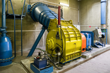 Water turbine in reservoir