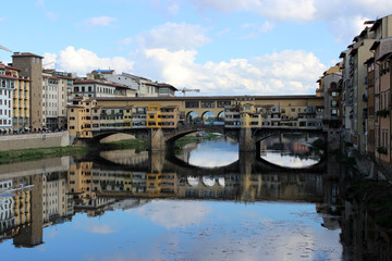 Naklejka premium view of old bridge in Florence