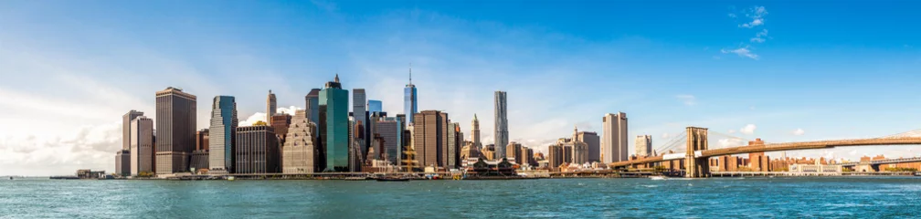 Türaufkleber Blick auf die Skyline von New York, Manhattan und die Brooklyn-Brücke © tanyaeroko