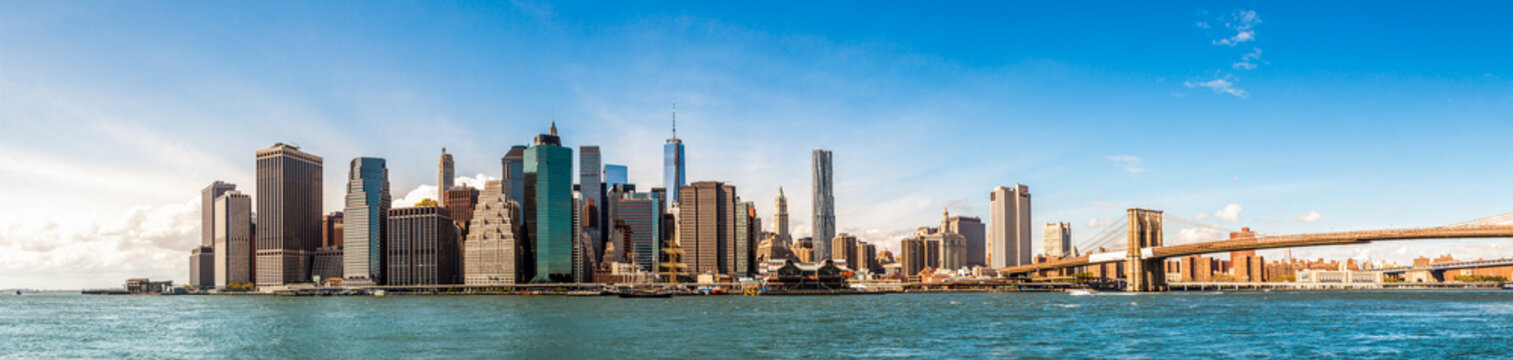 Fototapeta  New York City Skyline, Manhattan and Brooklyn bridge view