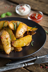 Baked potatoes with herbs