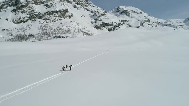 Aerial 4K - Scialpinismo in Valmalenco (IT) 