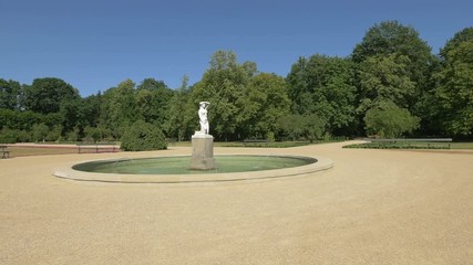 Rze≈∫ba Jutrzenka fountain statue in Lazienki Park