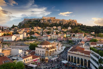 Fototapeten Die Altstadt Plaka und die Akropolis von Athen, Griechenland, bei Sonnenuntergang © moofushi