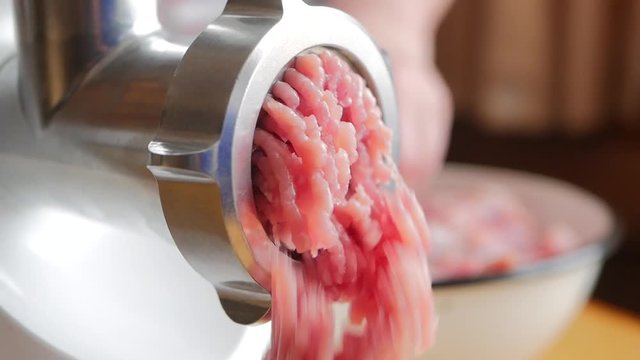 Cooking the meat forcemeat using the meat grinder
