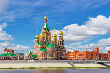 Fototapeta na wymiar orthodox cathedral in russia